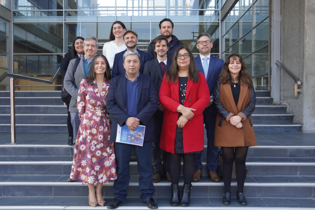 Autoridades nacionales en la presentación de nueva propuesta para fomentar el cooperativismo rural en Chile